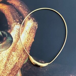 Elegant Gold Necklace